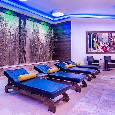 كيرينيا Vuni Palace Premium Hotel & Spa & Casino Beachfront Location ! المظهر الخارجي الصورة