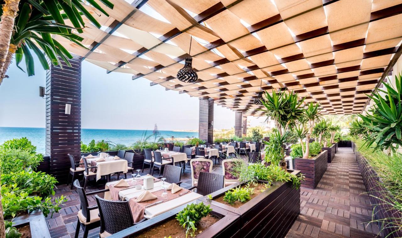 كيرينيا Vuni Palace Premium Hotel & Spa & Casino Beachfront Location ! المظهر الخارجي الصورة